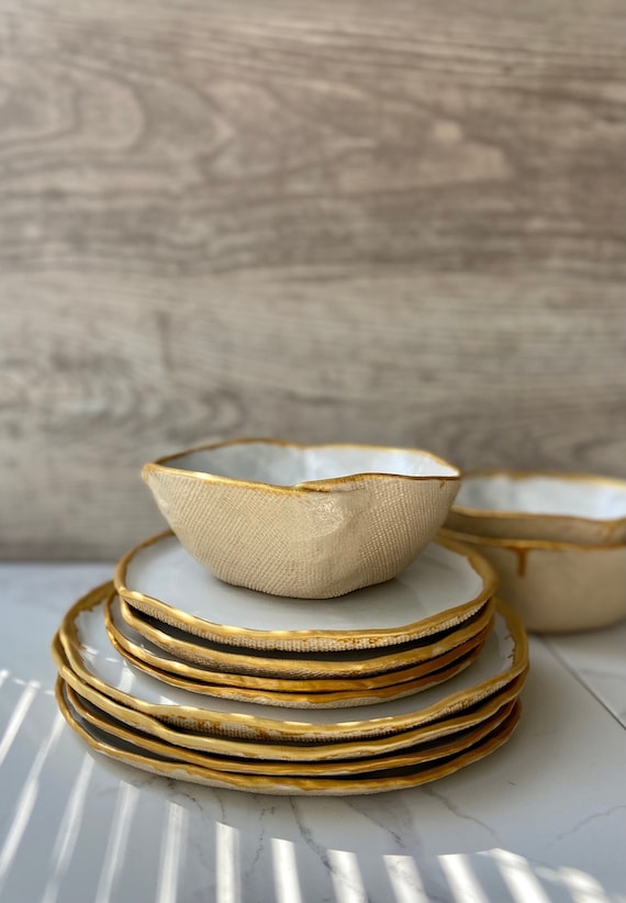 Vajilla de ceramica con borde blanco y dorado para 4 personas Juego de platos de gres hecho a mano para cena postre refrigerio y tazon de sopa Arte moderno de Manya Etsy