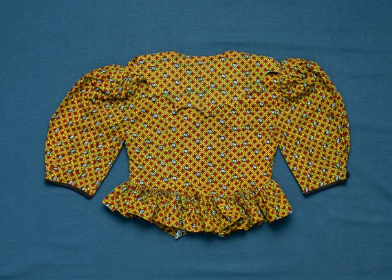 Vintage Girls Blouse . Age 9 - 10 Cropped Puff Sl… - image 2