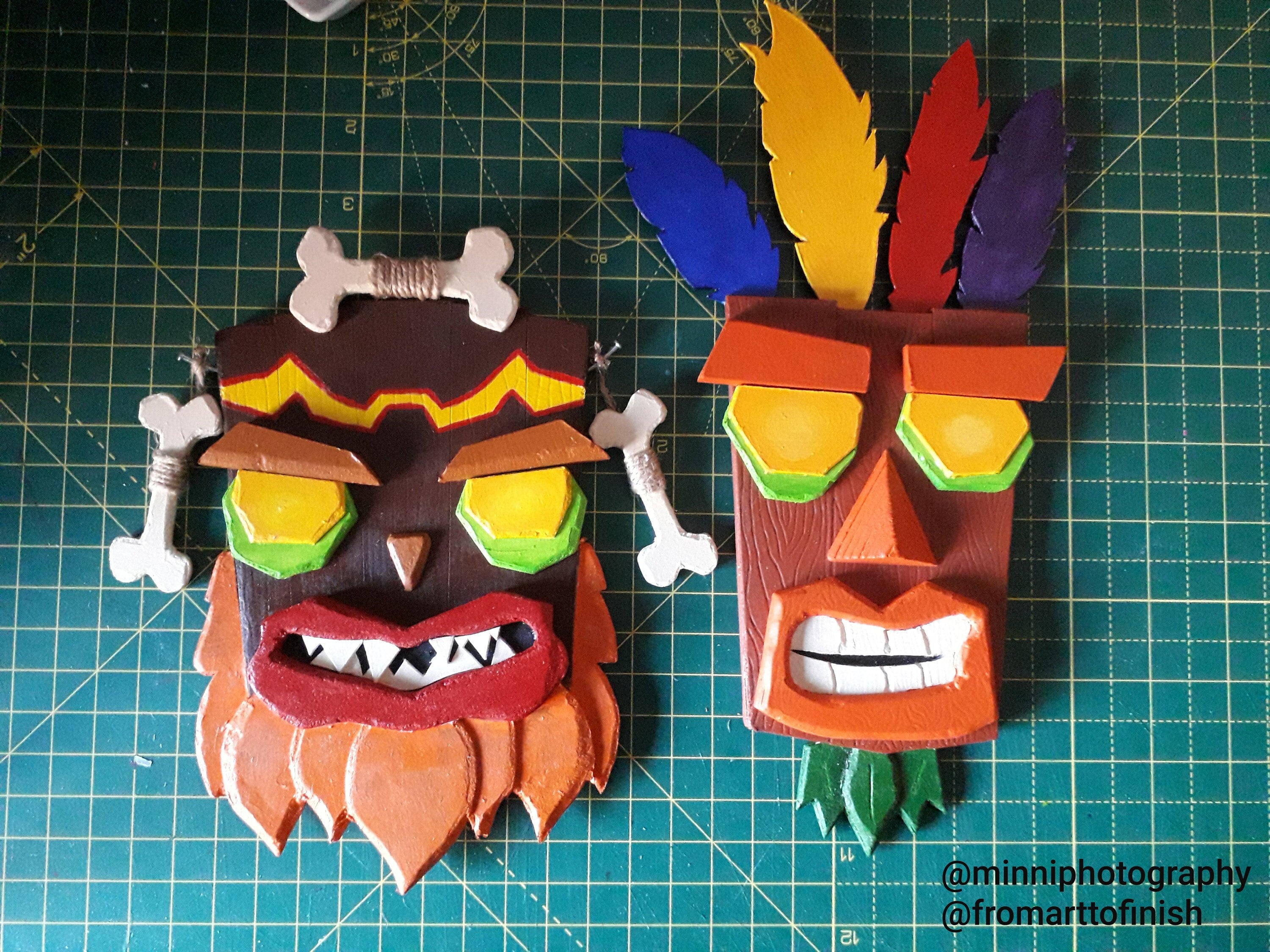 Gracias Bigote Ten cuidado Crash Bandicoot Aku Aku & Uka Uka Mask decorative - Etsy