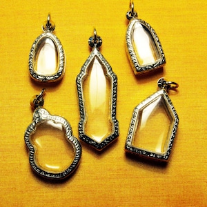 Empty pendant cases 2025