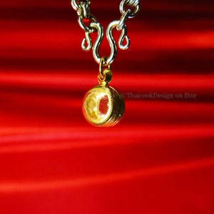 Graverat guldfärgat mikroterrariumhalsband, minimosboll, nautisk jordglobhalsband, sfärhängefodral, julgranskulor, bollhänge