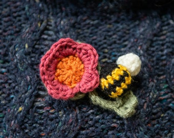 Flower Bee Badges - Crochet pins