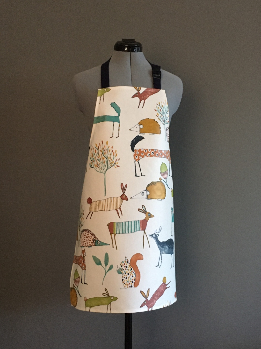 Wipeable Wildlife Design Apron - Etsy UK