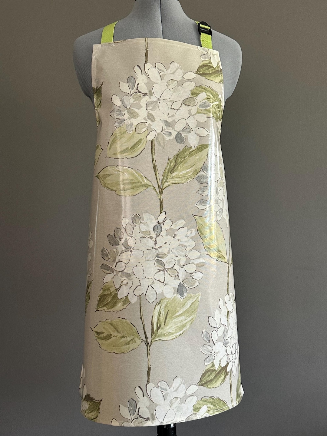Wipeable Hydrangea PVC Apron - Etsy Canada