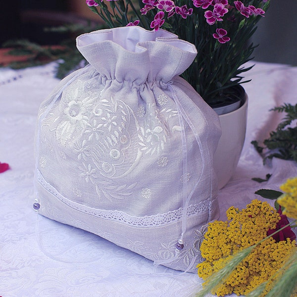 White Embroidered Drawstring Pouch / Sachet for Wool, Bread, Herbs / Floral Embroidery / Confirmation, Wedding Gift