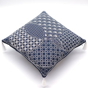 Quasten Sahiko Cupro-Seide Kissen - Indigo Traditionelle Japanische Stickerei - Asiatische Bestickte Kissenhülle, 39 x 39 cm