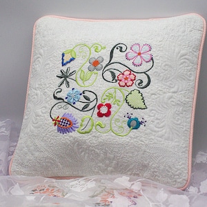 Broderad kudde med vårblommor II - Blombroderi, dekorativ kudde, Trapunto Quilt-kuddfodral - 38 x 38 cm