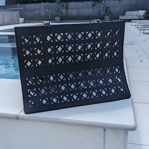 Laser-Schnitt-Vegan-Leder-Einkaufstasche, modernes Diamant-Design, schwarzes Leder mit silbernem Innenraum, Strandtasche, Pooltasche, Brautjungferngeschenk