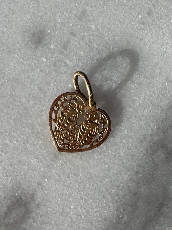 14kt Solid Yellow Gold Filigree Heart Love Birds Heart with Birds Unique Rare Charm Pendant Vintage