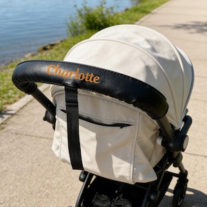 Copertura ricamata per maniglia del passeggino con nome personalizzato, protezione personalizzata per l'impugnatura del passeggino con nome, accessorio carino per le passeggiate quotidiane, regalo