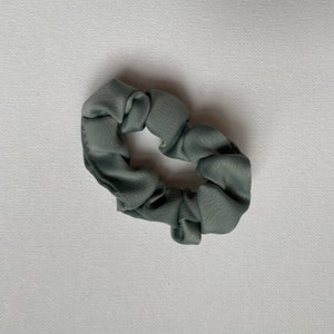 Handmade Satin Fabric Slim Hair Scrunchies - Green &#39;90s Hair Accessories