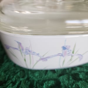 Vintage Corning Ware SHADOW IRIS A-2-B braadpan met deksel 2 liter formaat, Pyrex deksel A-9-C Zeer mooie staat.