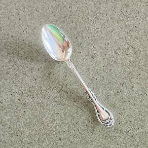 Antique 1901 HANOVER Silverplate Teaspoon by Wm A Rogers SXR. 6 inches long with great patina, lovely condition.