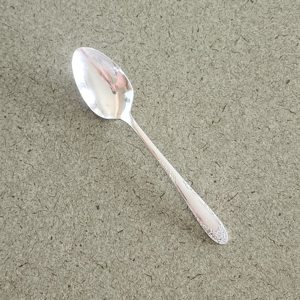 Vintage 1949 ENGLISH GARDEN Silverplate Teaspoon by Simon & George H Rogers Co Oneida Ltd, Very Good Condition.