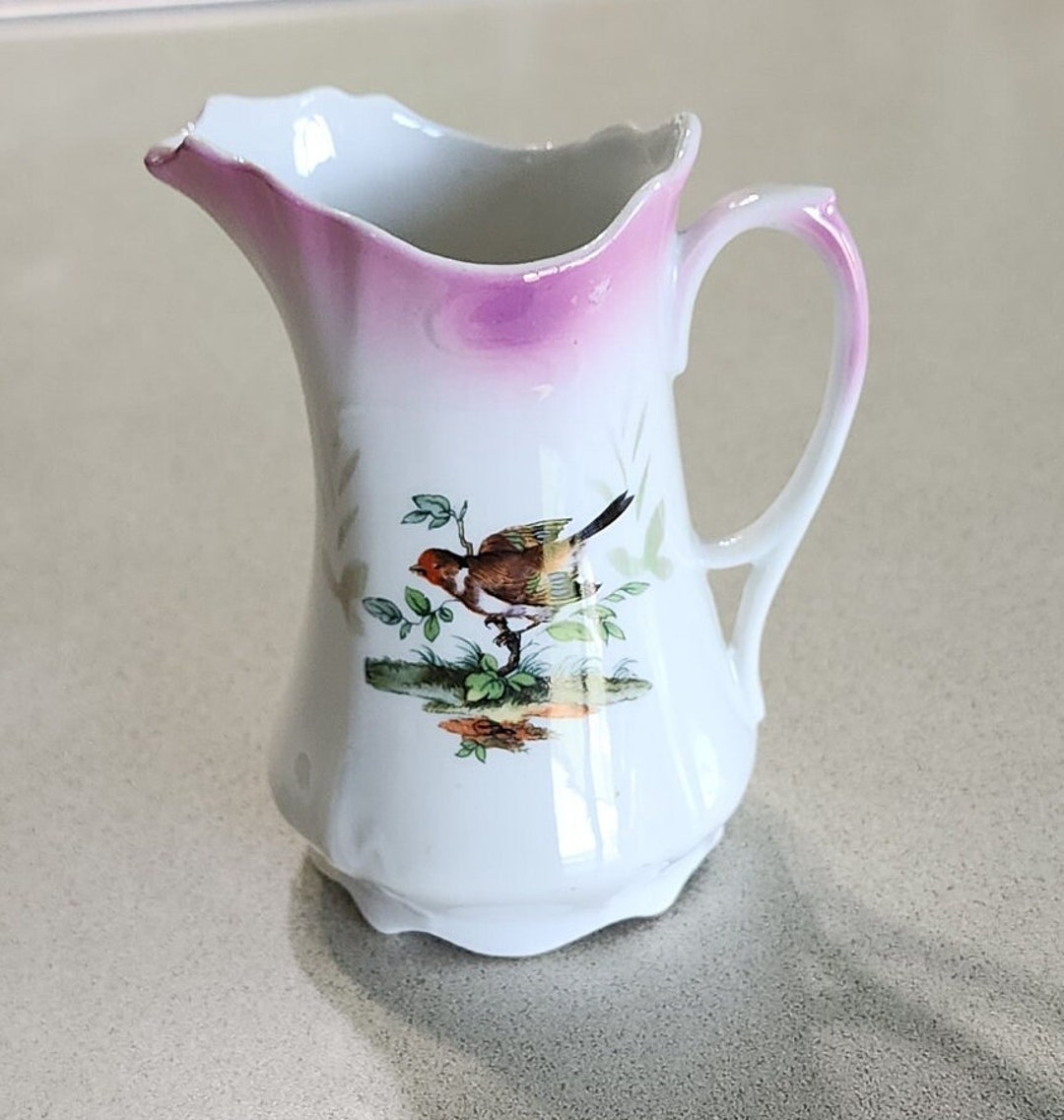 アンティークの磁器の小鳥 アンティークの磁器の小鳥