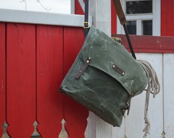 The Rudica Messenger Bag