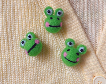 Broche de grenouille feutrée à l’aiguille, Cadeaux d’enseignant, Épingle à grenouille en feutre de laine, Pince à cheveux de grenouille faite à la main