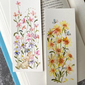 Hase und Garten Lesezeichen, Original Aquarell Malerei, 2.3 ”x6”, handgemachtes Lesezeichen, Geschenk für Leser & Buchliebhaber, floral
