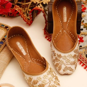 Punjabi store juttis online