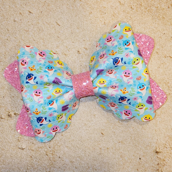 Girls Hair Bow, Baby Shark ©, Baby Shark Birthday Party, Baby Shark Costume, Baby Shark Headband, Baby Shark Clip, Pigtail Bow, Shark Outfit