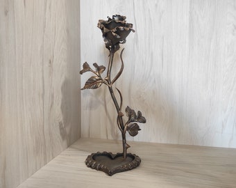 手作りの鍛造バラ、鉄のバラ、金属製のバラ、鍛造鉄のバラ、スチールの