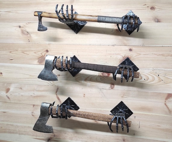 手作りの鉄斧壁掛けホルダー：スケルトンハンドスタンド - Etsy 日本