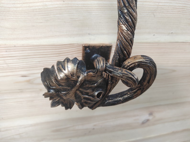 Handgeschmiedeter Türgriff aus Schmiedeeisen: Zweigdesign Bild 7