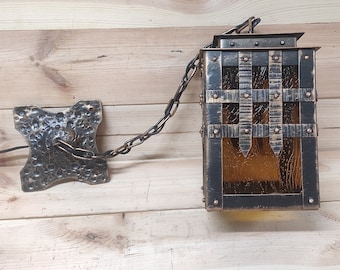 Farol medieval forjado a mano: lámpara de techo gótica rústica