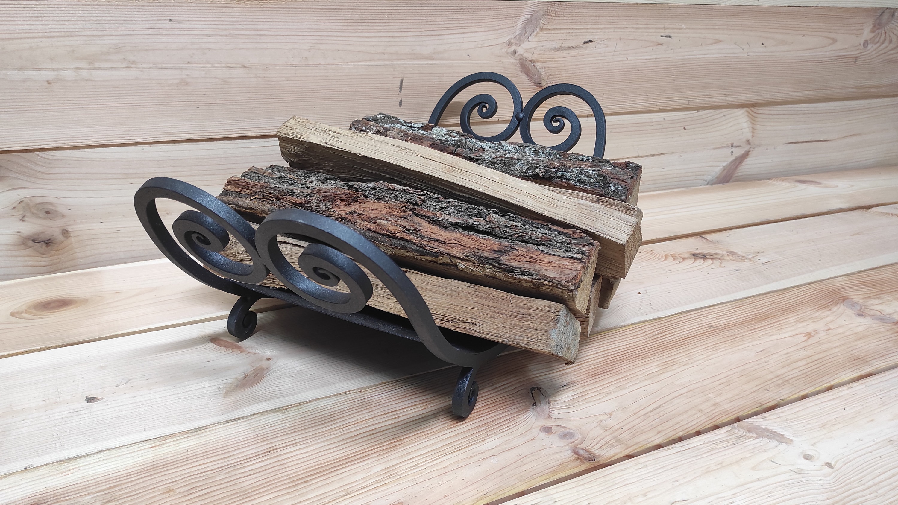 ファイヤーキング　ローフパン　アンバー　籐　トレイ　USA Hand Forged Wrought Iron Firewood Basket: Rustic Fireplace Storage