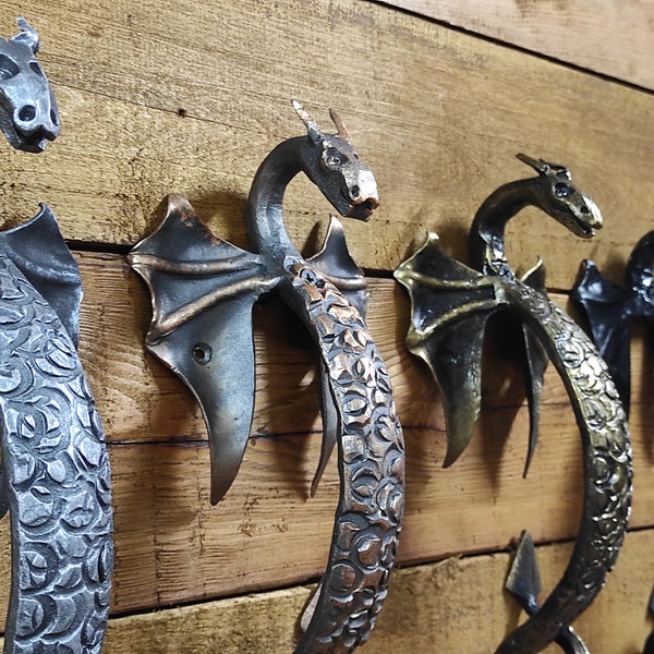 Poignée de porte dragon, poignée de porte, poignée en métal, poignée forgée à la main, poignée de porte de grange, décoration de porte, quincaillerie forgée, poignée en métal forgé