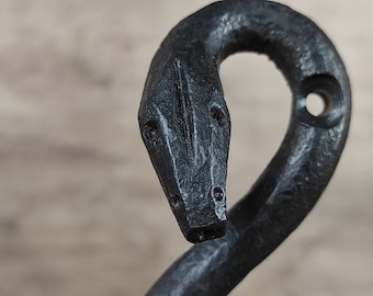 Gancio da parete a forma di serpente forgiato a mano: appendiabiti in ferro