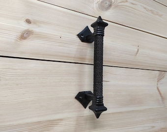 Manija de puerta de granero forjada a mano: estilo rústico medieval