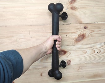 Tirador de puerta con forma de hueso de perro forjado a mano: Tirador grande de metal para puerta de granero.