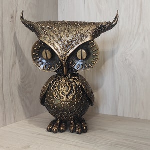 Owl statuette, Owl figurine, Owl decor, metal souvenir Owl, Home Decor, Garden Decor