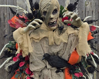 Zombie Halloween Wreath – Creepy Crow, Tattered Wraps & Floral Fright! Animatronic Zombie