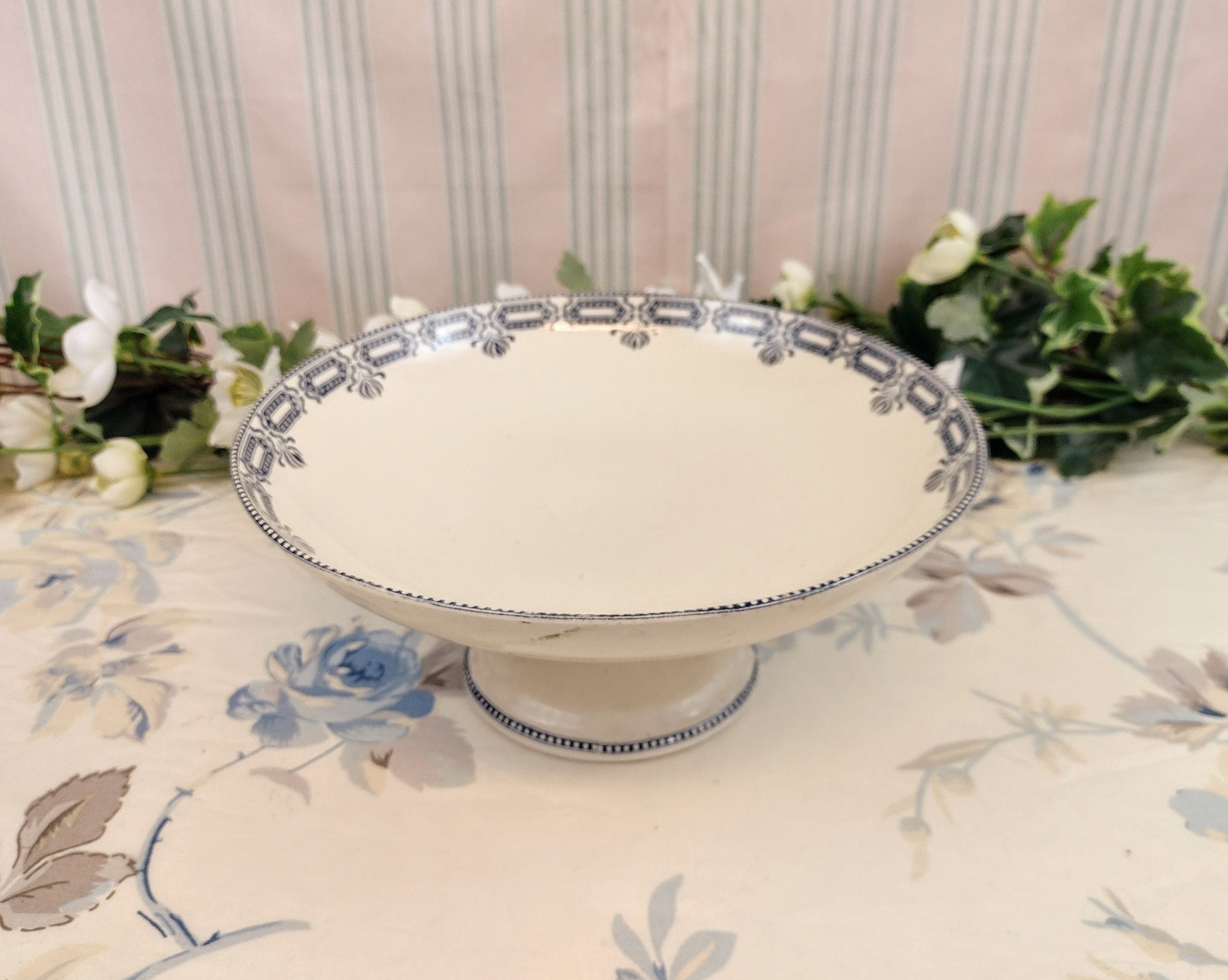 ANCIEN PLAT OVAL TERRE DE FER SALINS guirlandes L.XVI Long37cm Larg
