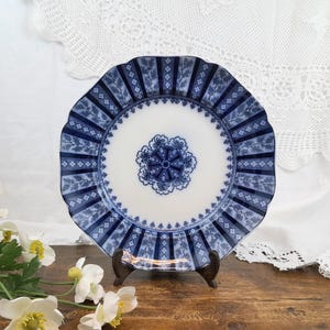 Cauldon Corinthian Dinner Plate
