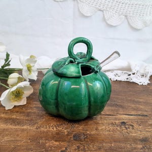 Pumpkin mustard in slip