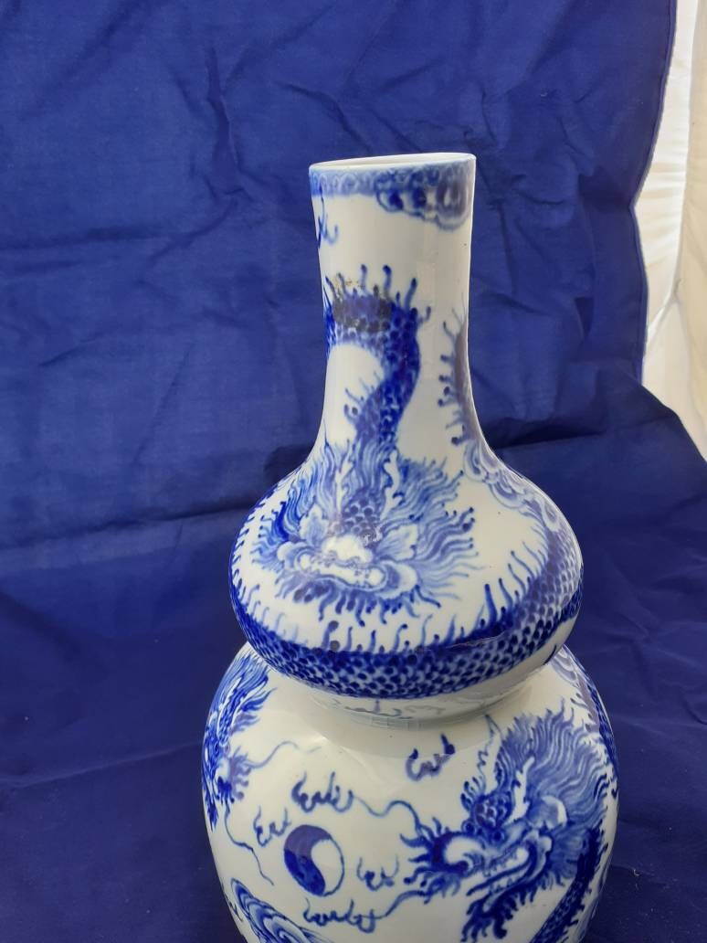 Vase Chine Blanc et Bleu Décor de Dragon