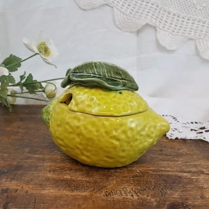 Lemon mustard in slip