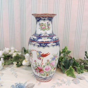 Chinese porcelain vase