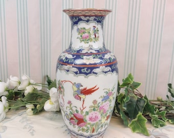 Chinese porcelain vase