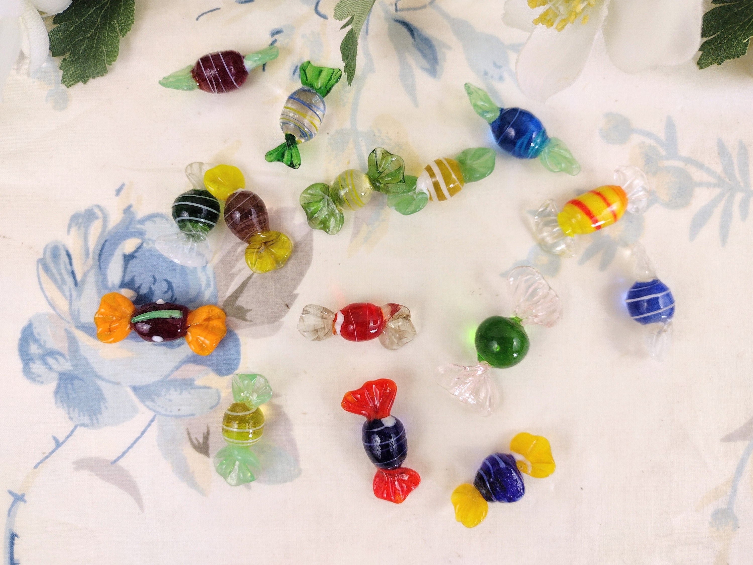 Vintage Glass Blown Wrapped Small Candy Figures, Candies Decoration in  Multi Colors Glass Art Vintage Glass Candy Pieces Halloween Gift 