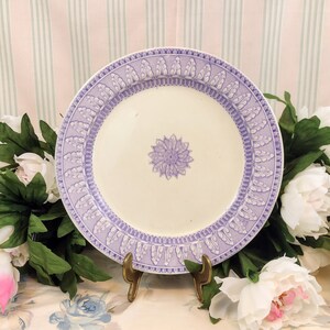 Feather round ceramic dish
