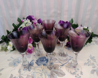 6 violette Stielgläser aus mundgeblasenem Glas