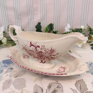 Onnaing Amours gravy boat