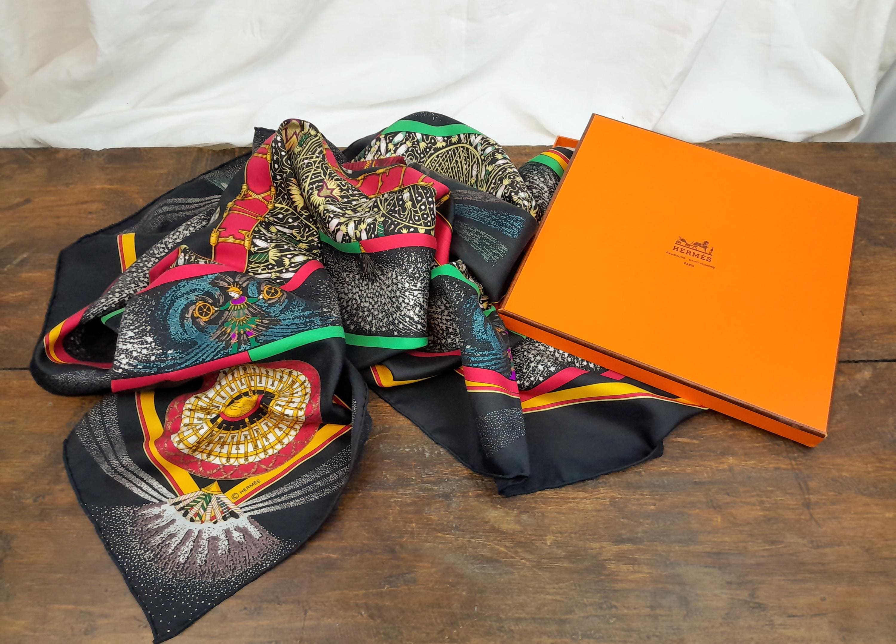 HERMES ブッキンガム宮殿デザイン スカーフ 楽天市場】【アパレル】HERMES エルメス カレ90 スカーフ 大判