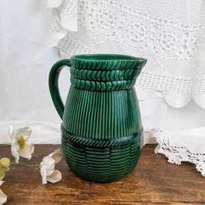 Saint Clément slip pitcher