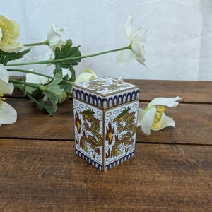 Vierkant doosje van cloisonné-email