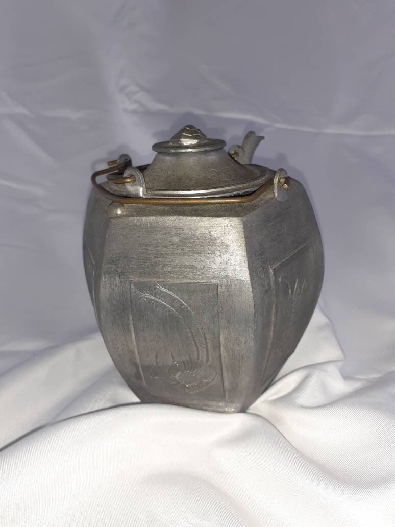 Theiére en Étain Asiatique